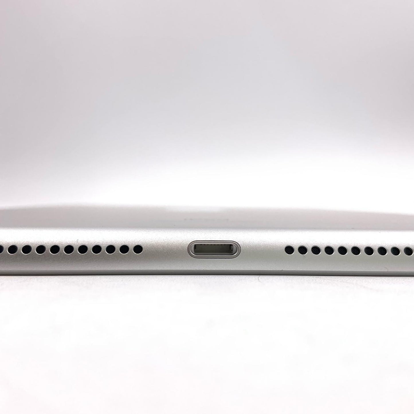 【全額返金保証】【最速発送】Apple iPad iPad 10.2インチ 第9世代 64GB シルバー Wi-Fi 超美品 動作確認済