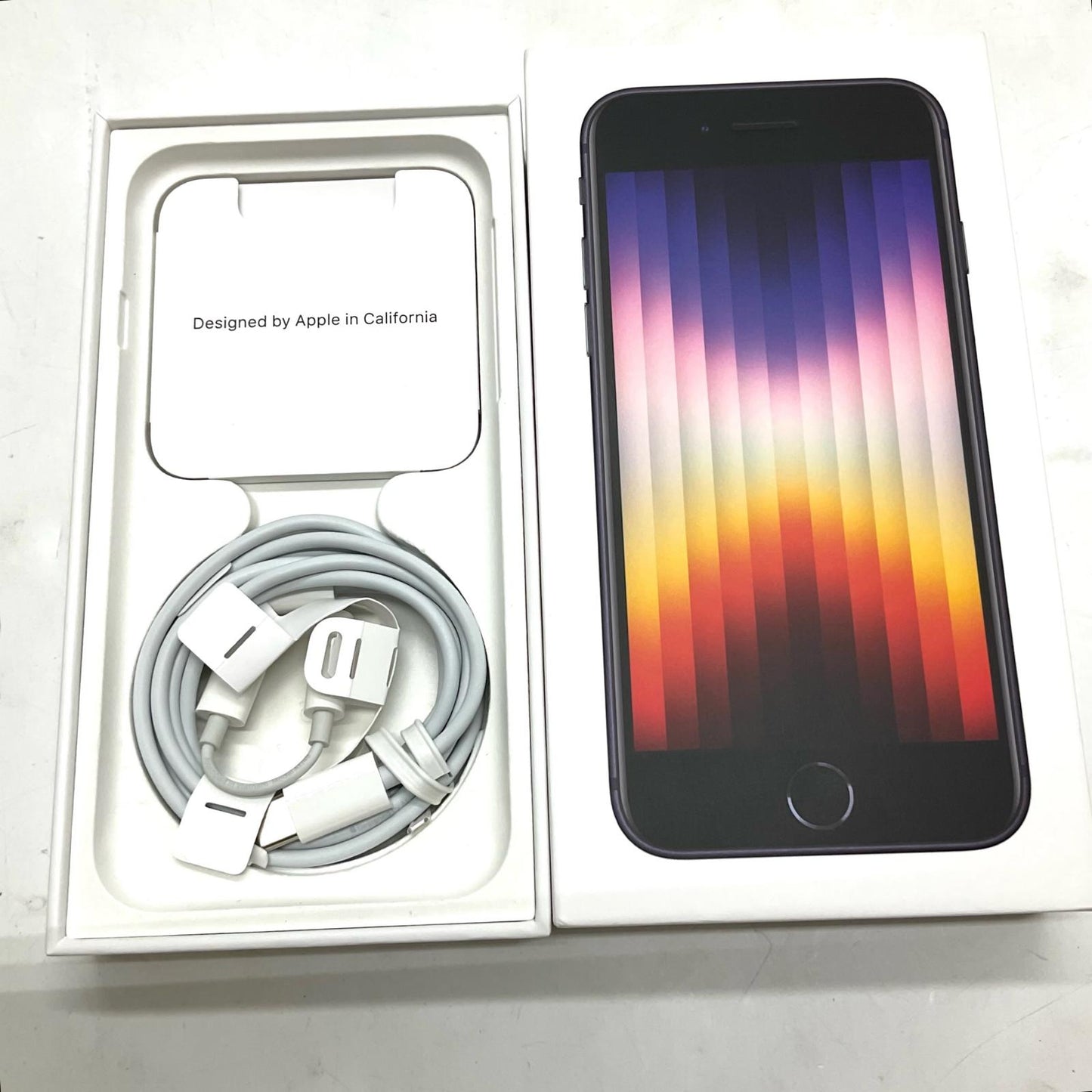 【全額返金保証】【最速発送】Apple iPhone iPhone SE（第3世代） 128GB ミッドナイト au SIMフリー 美品 動作確認済 83%