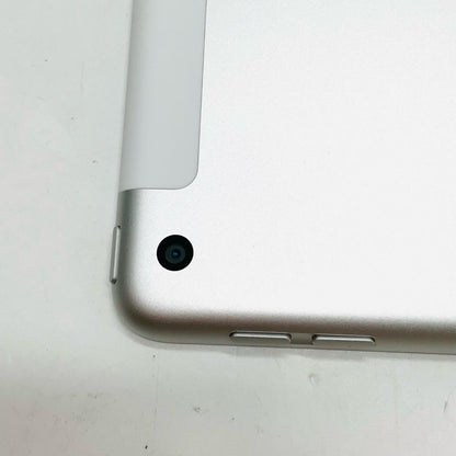 【全額返金保証】【最速発送】Apple iPad iPad 10.2インチ 第9世代 64GB シルバー WiFi+Cellular docomo SIMフリー 白ロム 美品 動作確認済