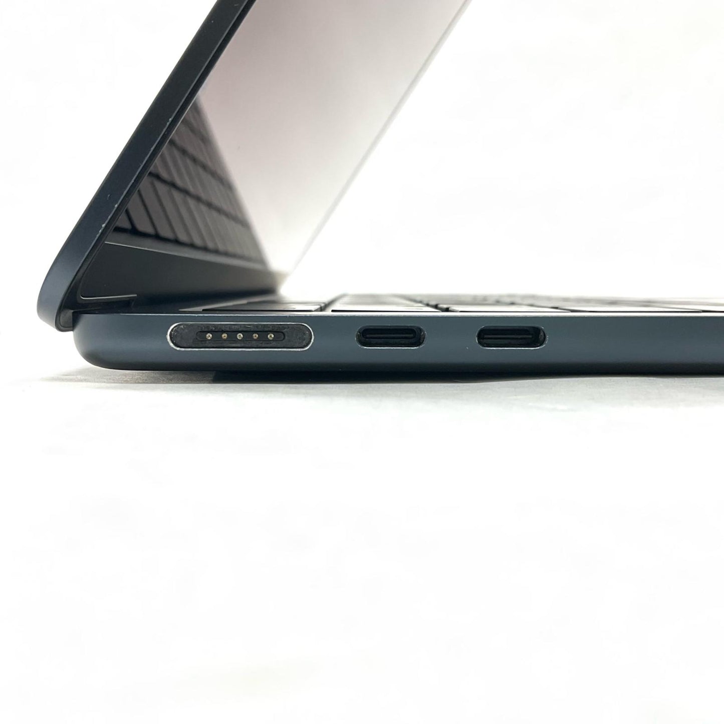 【全額返金保証】【最速発送】Apple MacBook Air 13インチ 2022 Apple M2 8GB 256GB ミッドナイト 92% 美品 動作確認済
