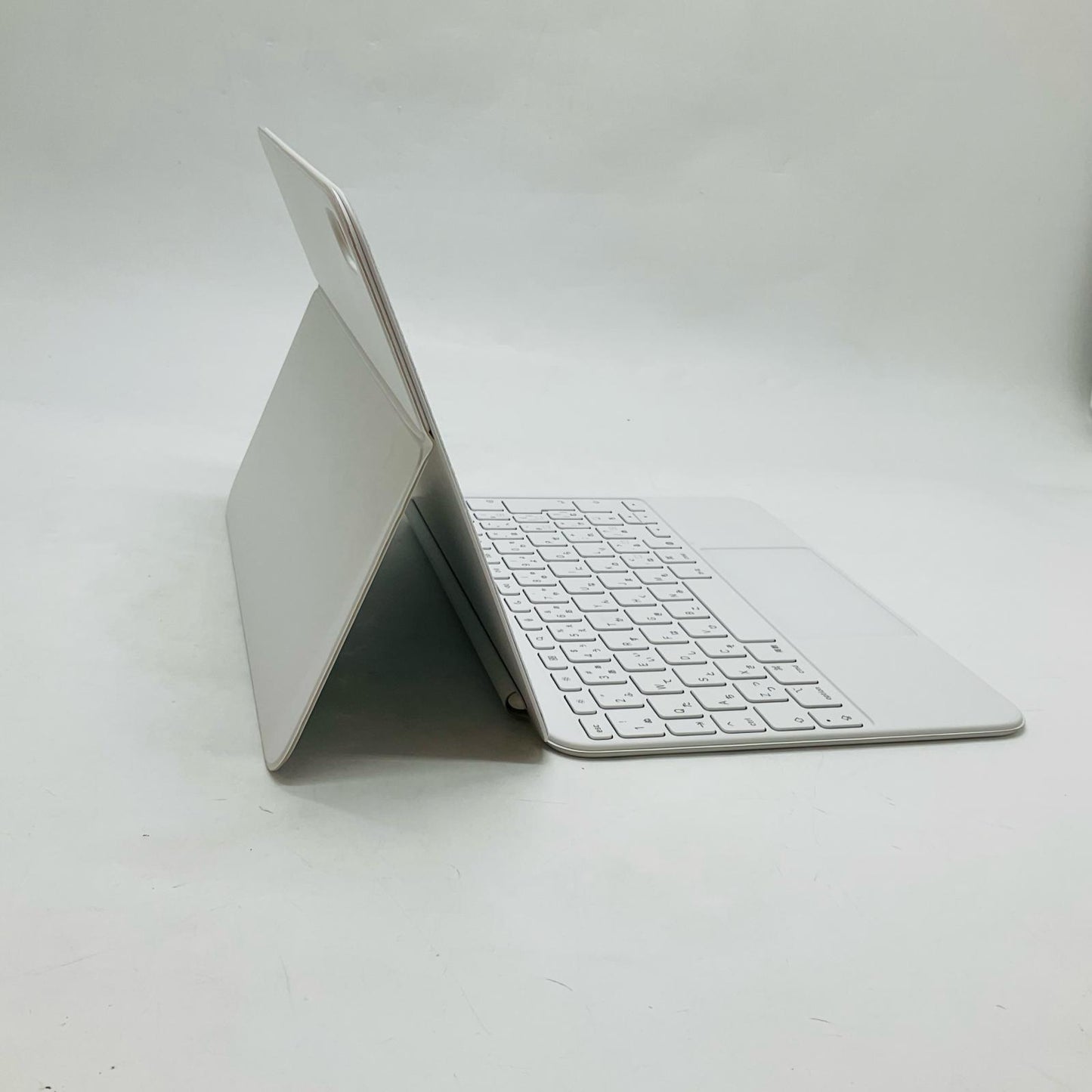 【全額返金保証】【最速発送】Apple Magic Keyboard iPad(第10世代)用 Magic Keyboard Folio A2695 美品 動作確認済