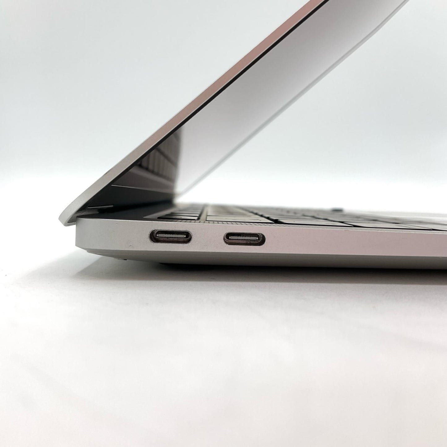 【全額返金保証】【最速発送】Apple MacBook Air 13.3インチ 2020 Apple M1 8GB 256GB シルバー 84% 動作確認済