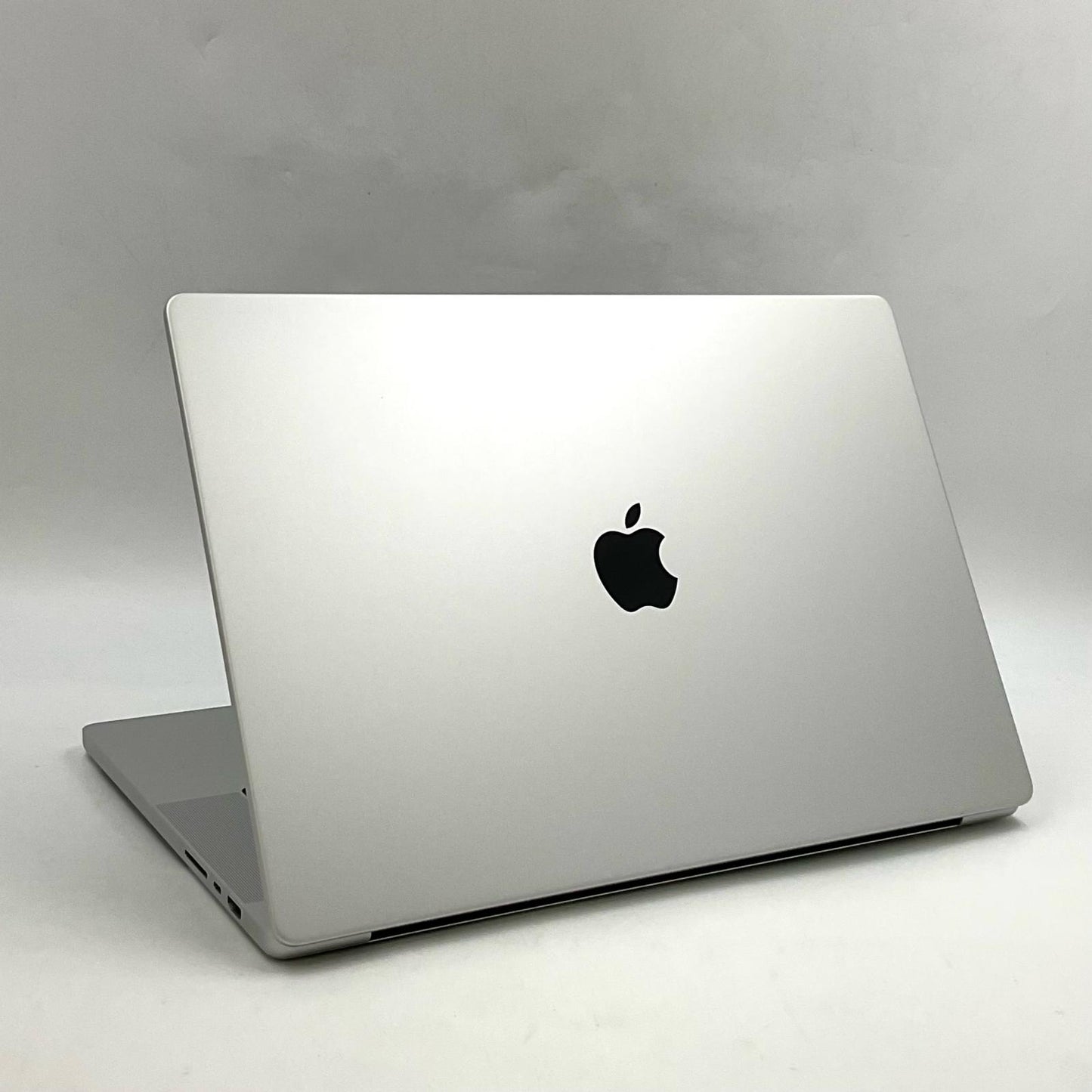 【全額返金保証】【最速発送】Apple MacBook Pro 16インチ 2023 Apple M2 Pro 16GB 512GB シルバー 98% 美品 動作確認済