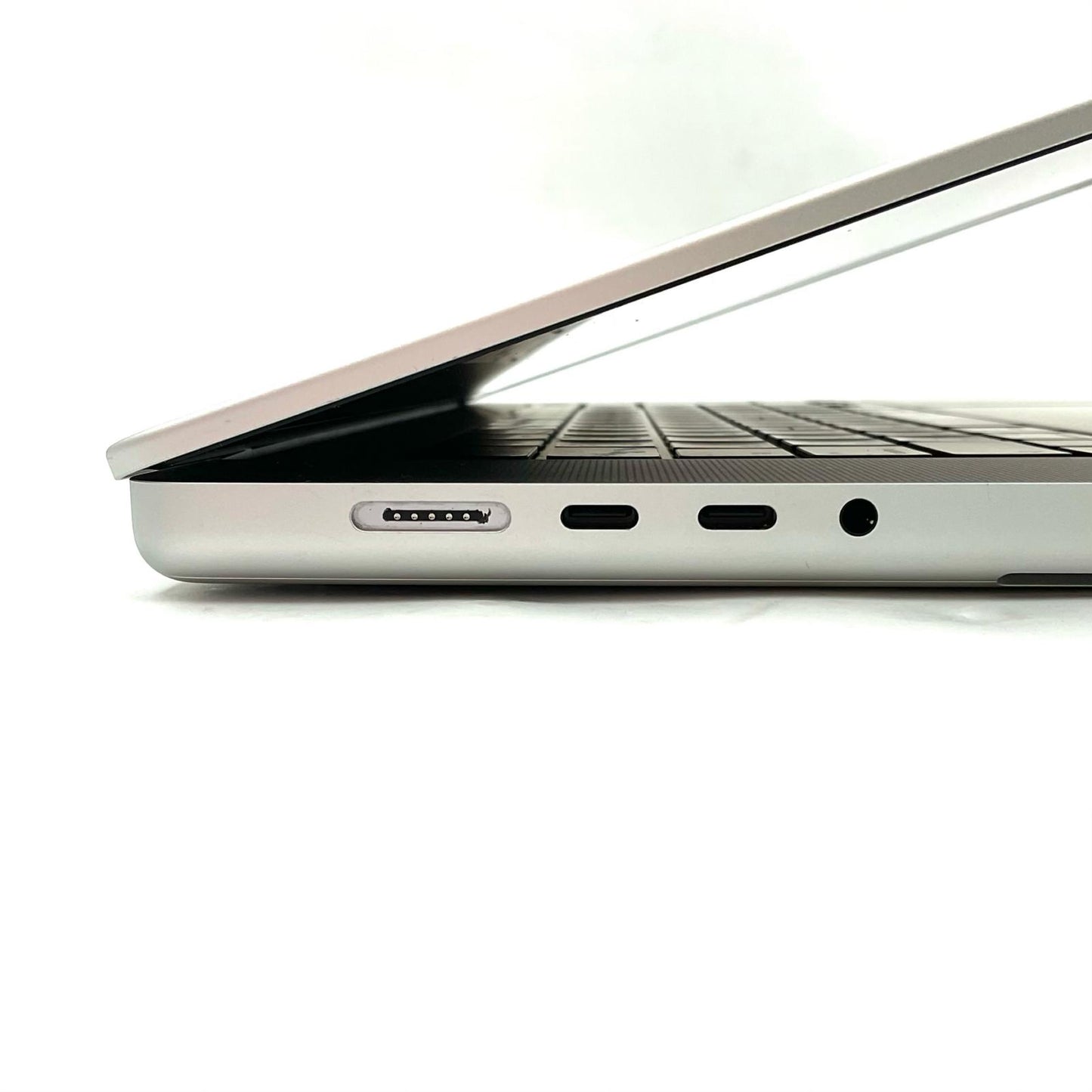 【全額返金保証】【最速発送】Apple MacBook Pro 16インチ 2023 Apple M2 Pro 16GB 512GB シルバー 98% 美品 動作確認済