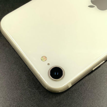 【全額返金保証】【最速発送】Apple iPhone iPhone SE (第3世代) 64GB Starlight au 白ロム 動作確認済 86%