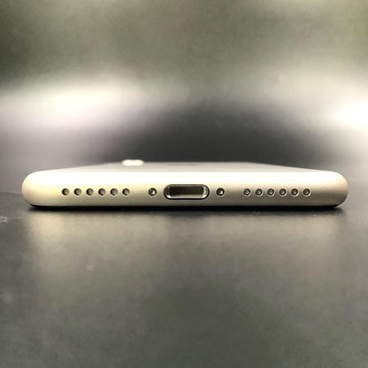 【全額返金保証】【最速発送】Apple iPhone iPhone SE (第3世代) 64GB Starlight au 白ロム 動作確認済 100%