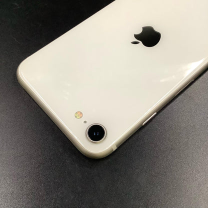 【全額返金保証】【最速発送】Apple iPhone iPhone SE (第3世代) 64GB Starlight au 白ロム 動作確認済 86%