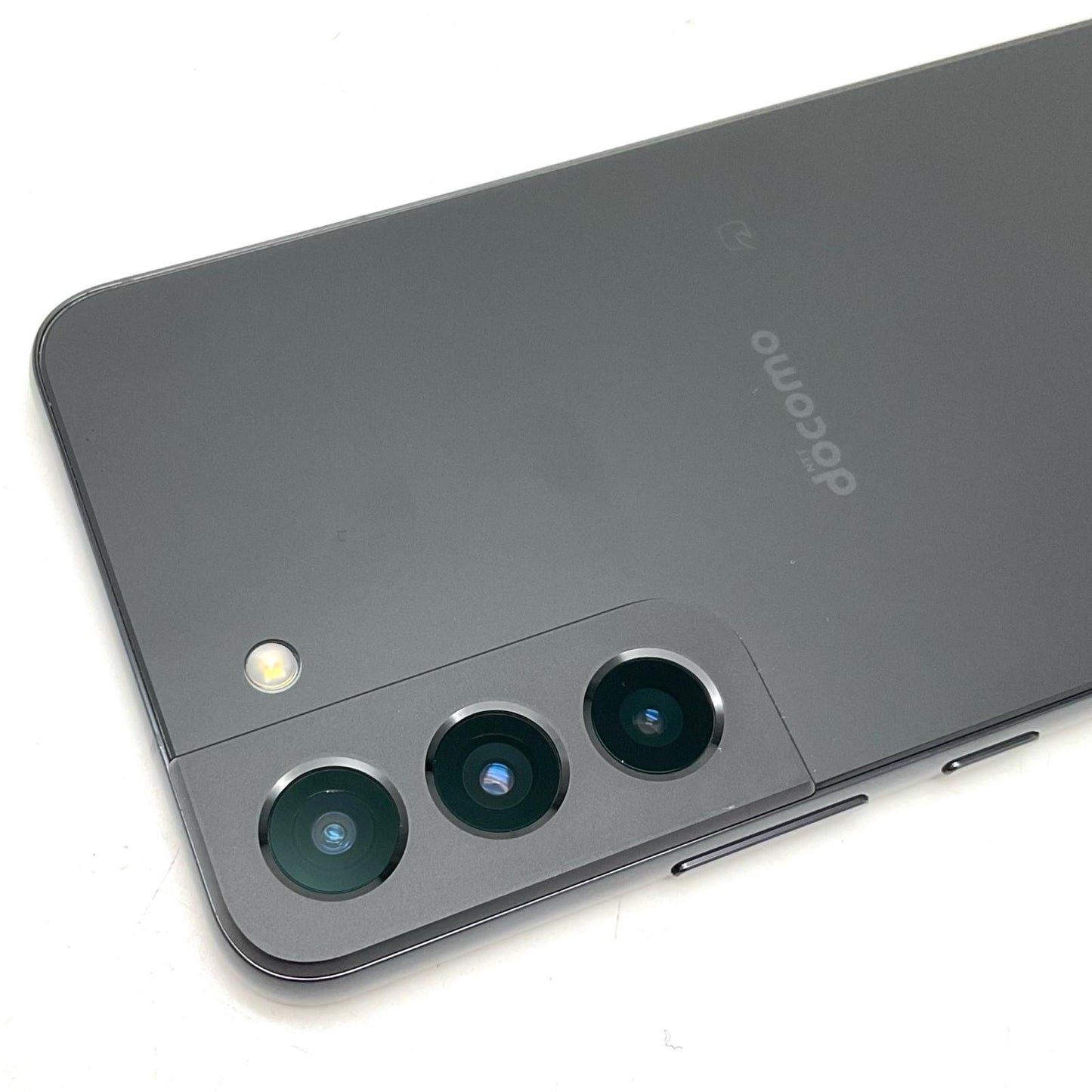【全額返金保証】【最速発送】SAMSUNG Galaxy S22 256GB ファントムブラック docomo SC-51C 白ロム 美品 動作確認済