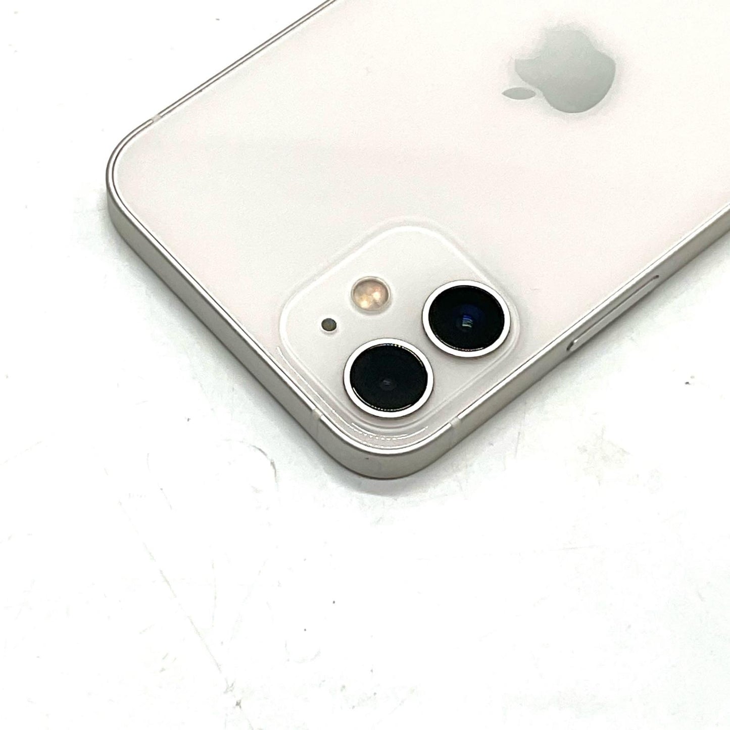 【全額返金保証】【最速発送】Apple iPhone iPhone 12 mini 128GB ホワイト docomo 白ロム 動作確認済 76%