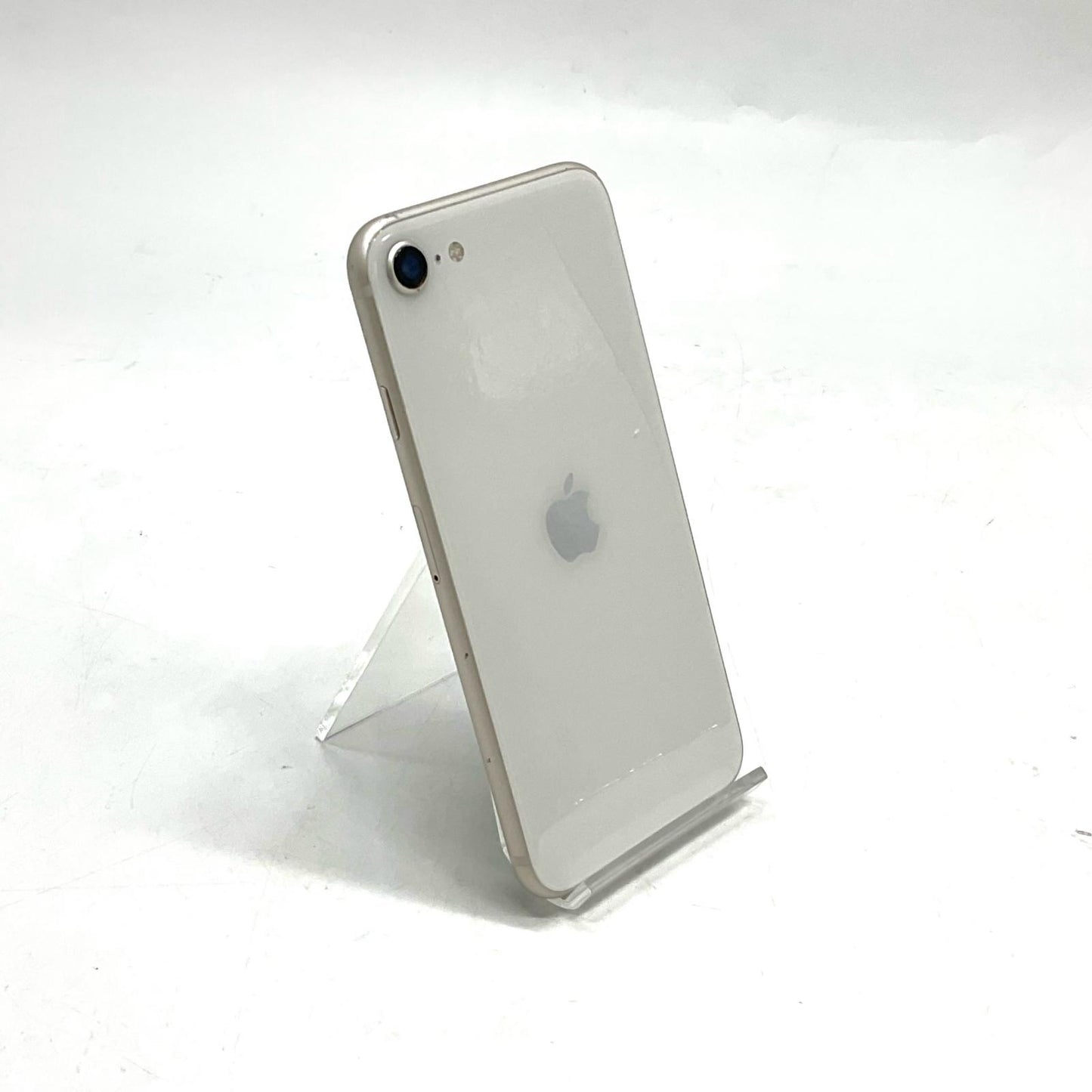 【全額返金保証】【最速発送】Apple iPhone iPhone SE（第3世代） 64GB ホワイト au 白ロム 動作確認済 86%