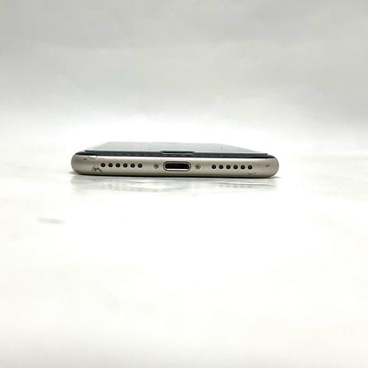 【全額返金保証】【最速発送】Apple iPhone iPhone SE（第3世代） 64GB ホワイト au 白ロム 動作確認済 86%