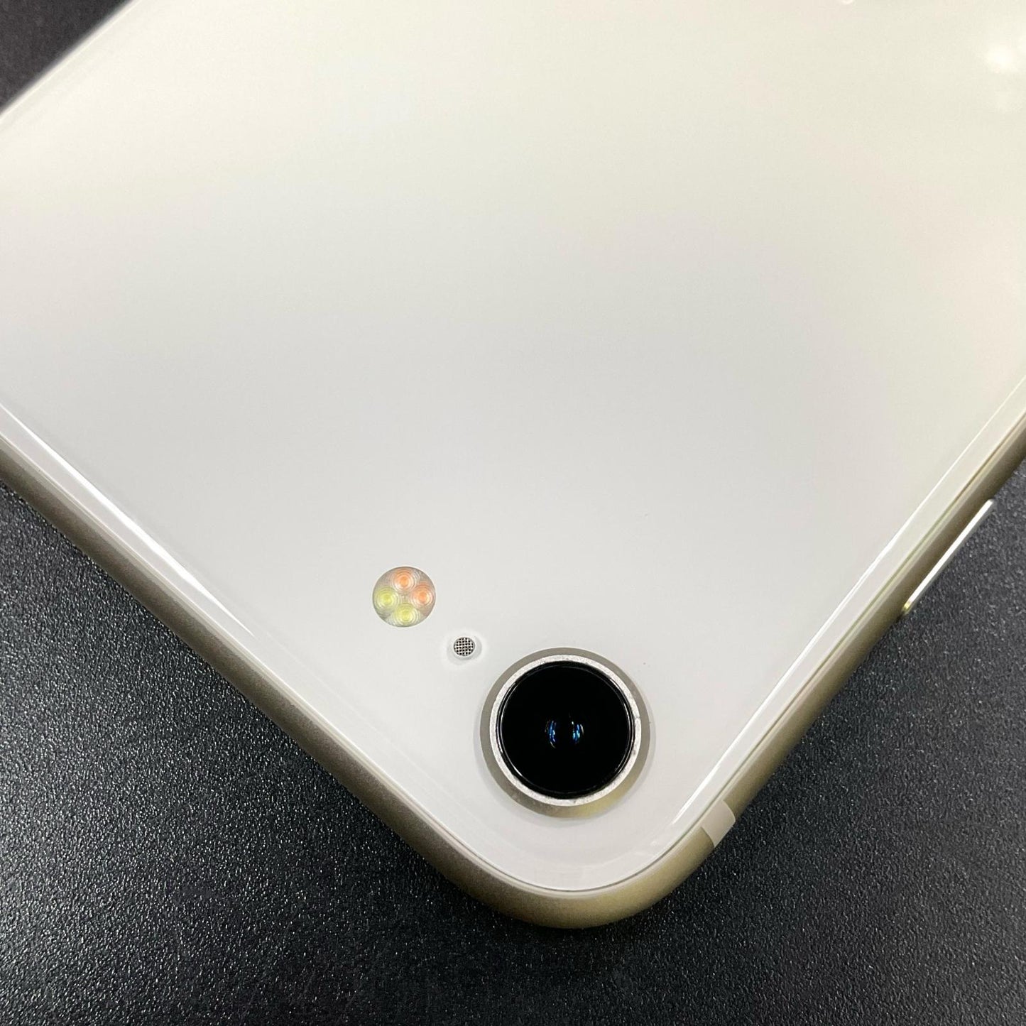 【全額返金保証】【最速発送】Apple iPhone iPhone SE（第3世代） 64GB スターライト Softbank 白ロム 美品 動作確認済 88%