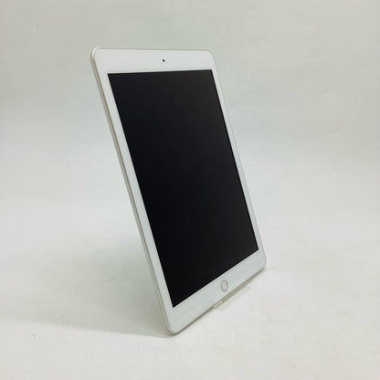 【全額返金保証】【最速発送】Apple iPad iPad 9.7インチ 第6世代 32GB シルバー Wi-Fi 白ロム 動作確認済