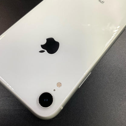 【全額返金保証】【最速発送】Apple iPhone iPhone XR 64GB ホワイト au 白ロム 動作確認済 81%