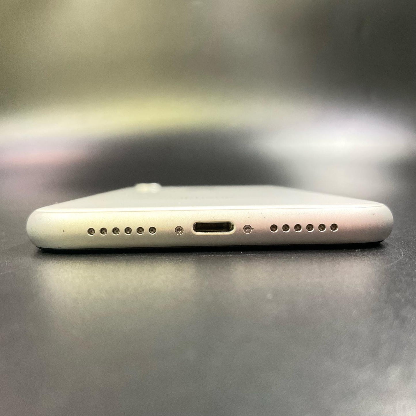【全額返金保証】【最速発送】Apple iPhone iPhone XR 64GB ホワイト au 白ロム 動作確認済 81%