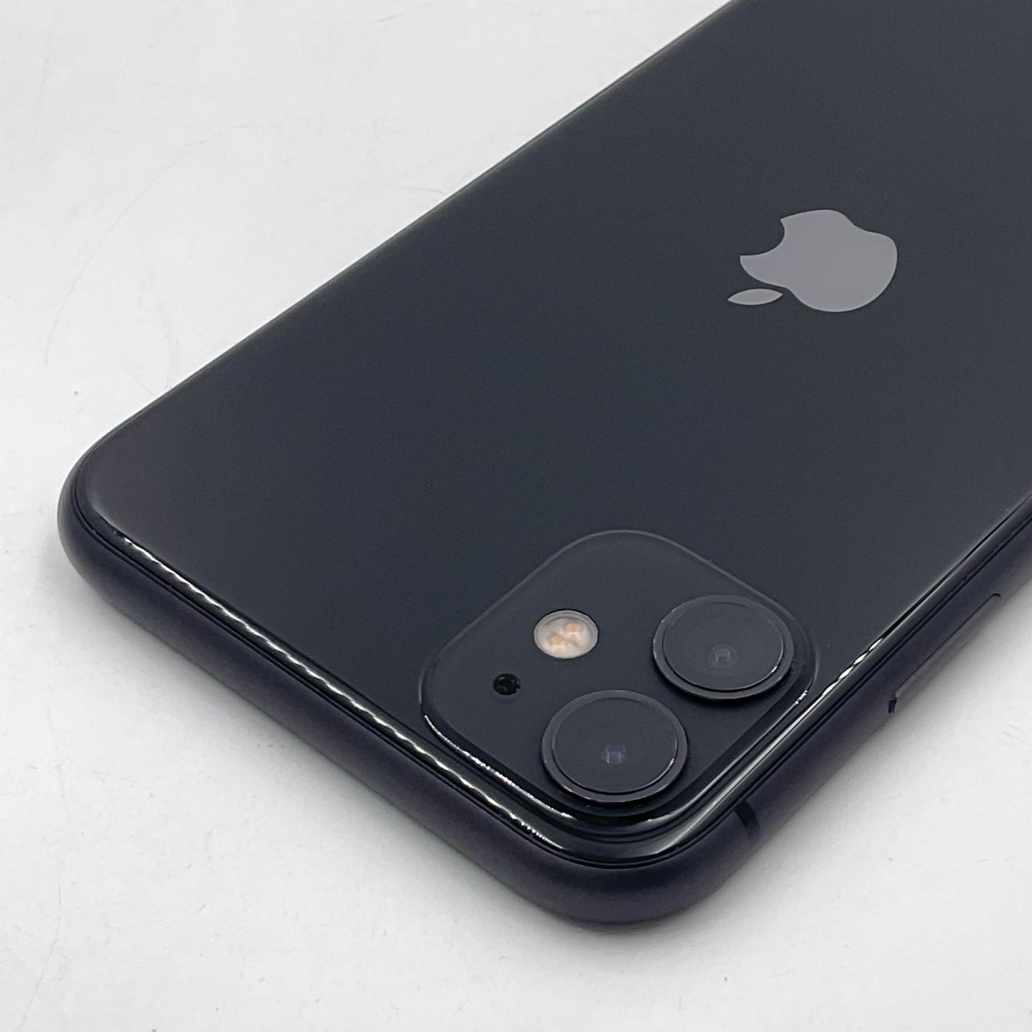 【全額返金保証】【最速発送】Apple iPhone iPhone 11 256GB ブラック au 白ロム 動作確認済 83%