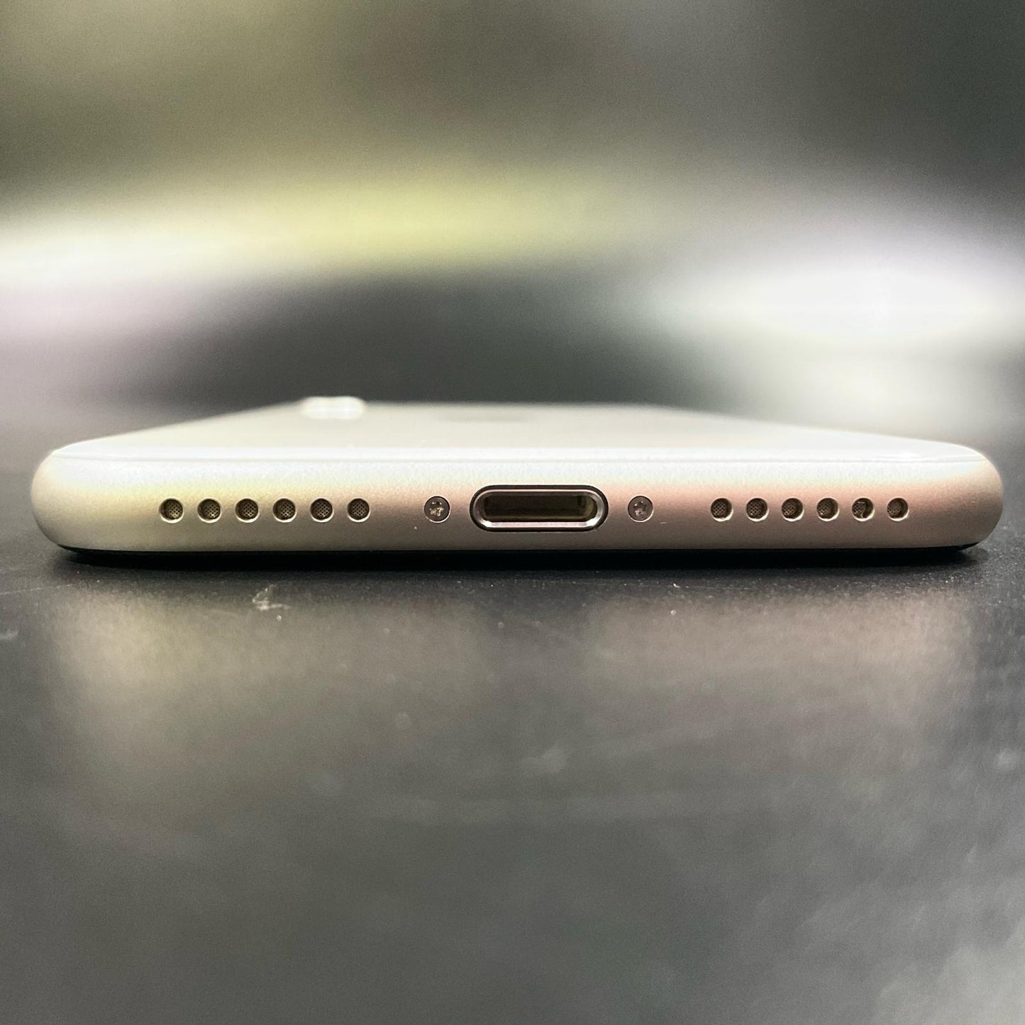 【全額返金保証】【最速発送】Apple iPhone iPhone SE（第3世代） 64GB スターライト Softbank SIMフリー 白ロム 美品 動作確認済 89%