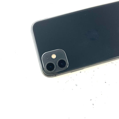 【全額返金保証】【最速発送】Apple iPhone iPhone 11 64GB ブラック docomo 白ロム 動作確認済 73%