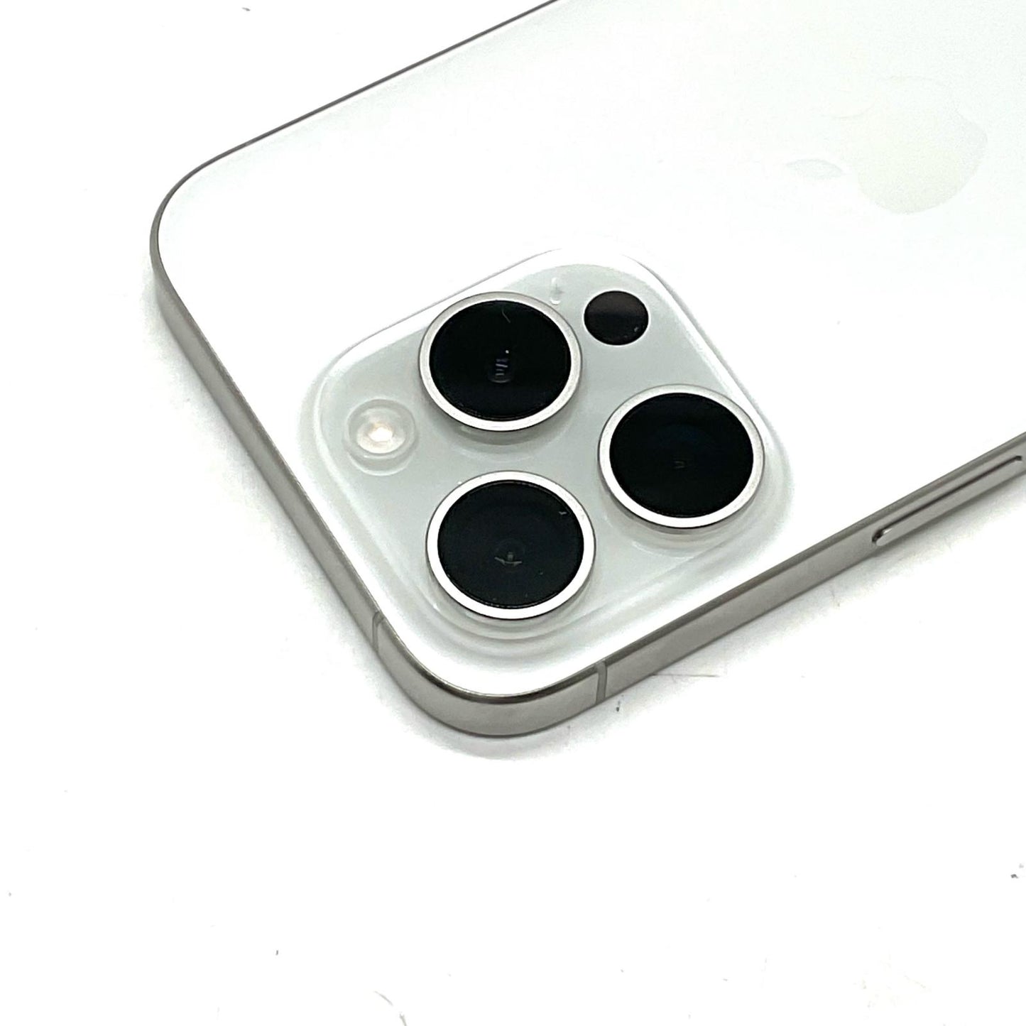 【全額返金保証】【最速発送】Apple iPhone iPhone 15 Pro 256GB ホワイトチタニウム SIMフリー 白ロム 美品 動作確認済 86%