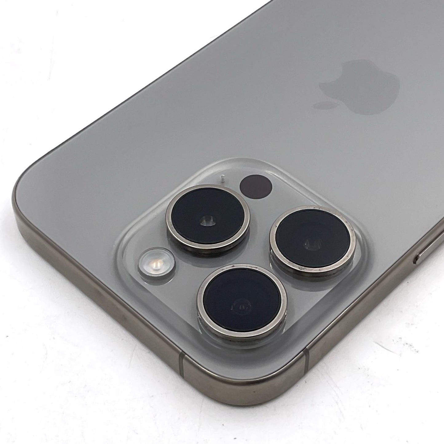 【全額返金保証】【最速発送】Apple iPhone iPhone 15 Pro 128GB ナチュラルチタニウム au 動作確認済 89%