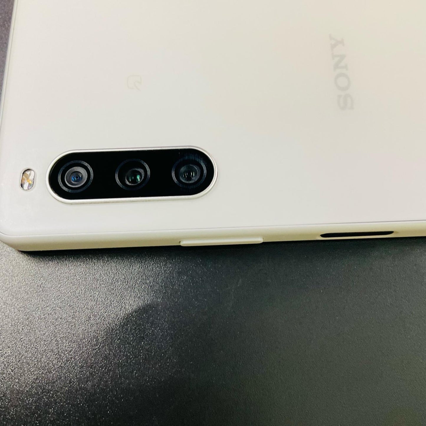 【全額返金保証】【最速発送】Sony Xperia 10 IV 128GB White docomo SO-52C 白ロム 美品 動作確認済