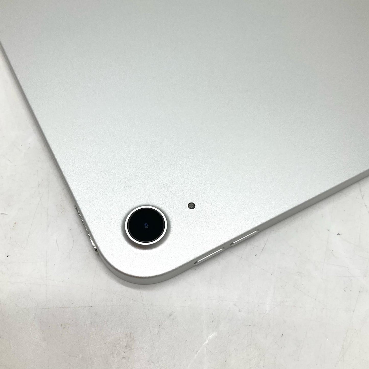 【全額返金保証】【最速発送】Apple iPad iPad 10.9インチ 第10世代 64GB シルバー Wi-Fi 美品 動作確認済