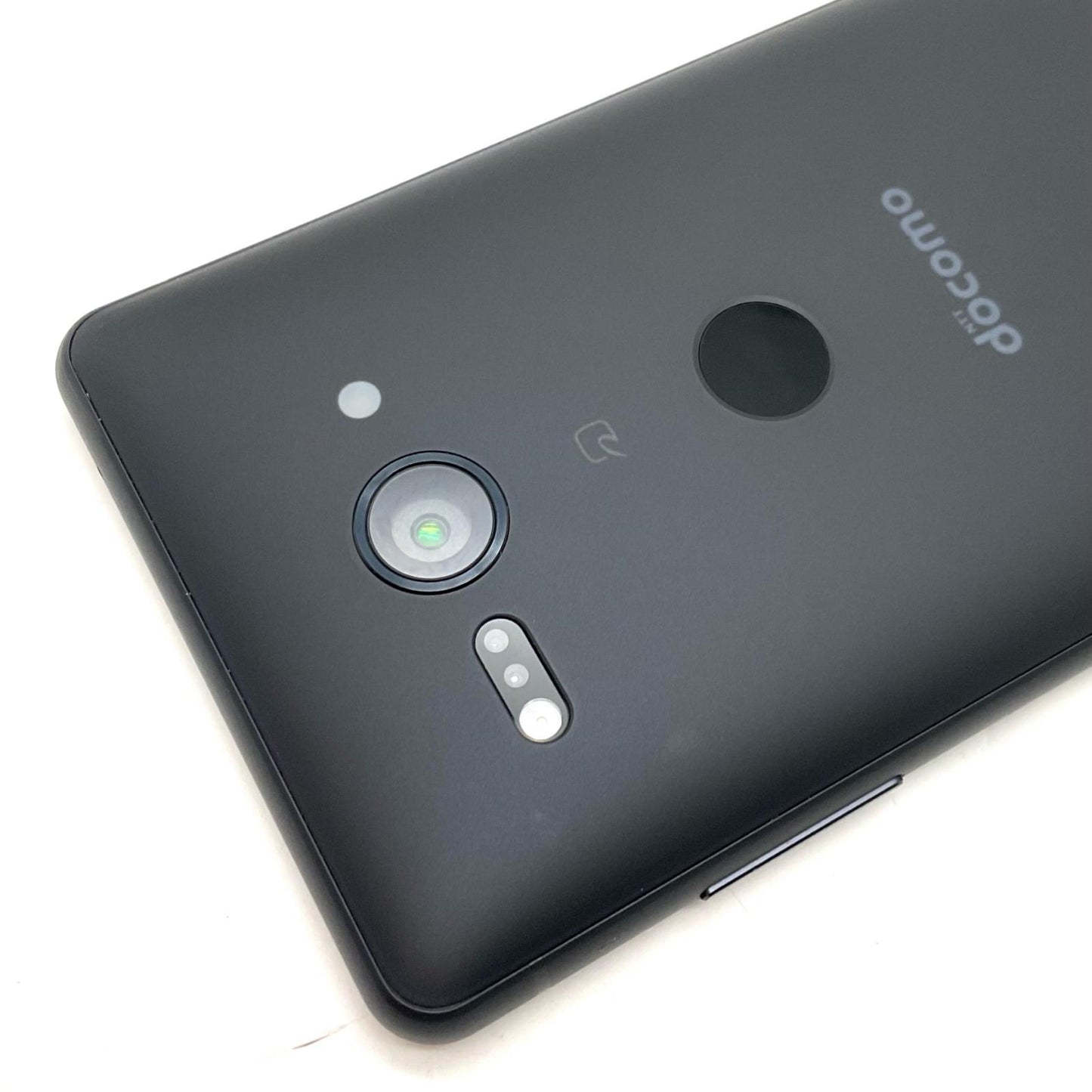 【全額返金保証】【最速発送】Sony Xperia XZ2 Compact 64GB ブラック docomo SO-05K 白ロム 美品 動作確認済