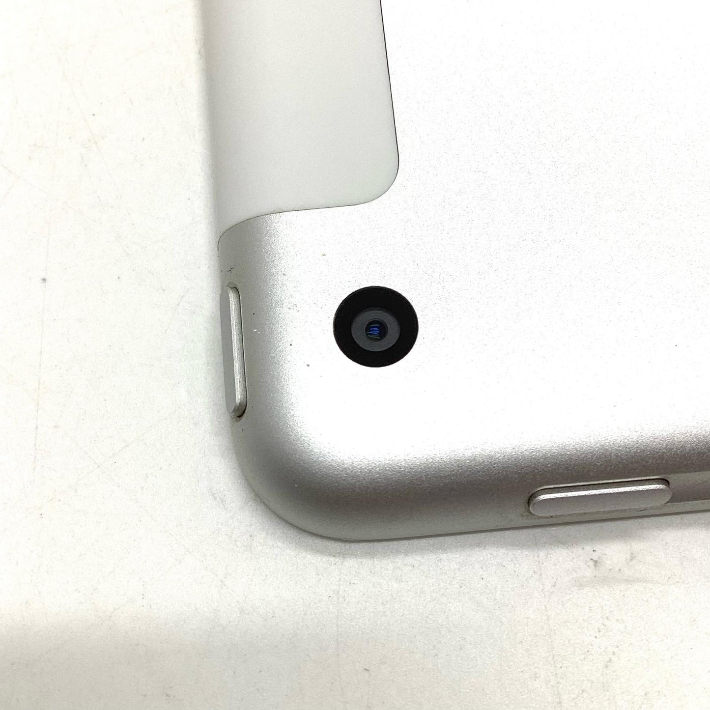 【全額返金保証】【最速発送】Apple iPad iPad 9.7インチ 第6世代 128GB シルバー WiFi+Cellular Softbank 白ロム 美品 動作確認済