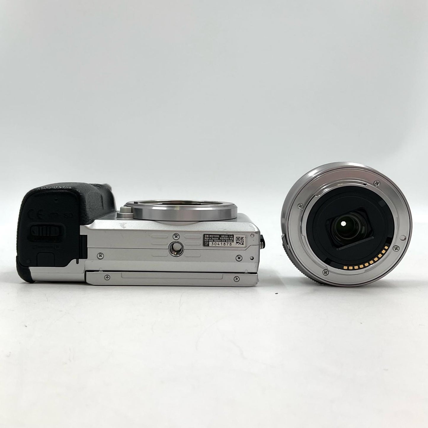 【全額返金保証】【最速発送】Sony デジタル一眼 α6400 ILCE-6400K パワーズームレンズキット [シルバー] 美品 動作確認済