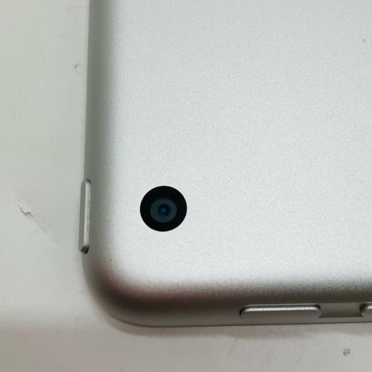 【最速発送】Apple iPad iPad 9.7インチ 第6世代 32GB シルバー Wi-Fi【難有】