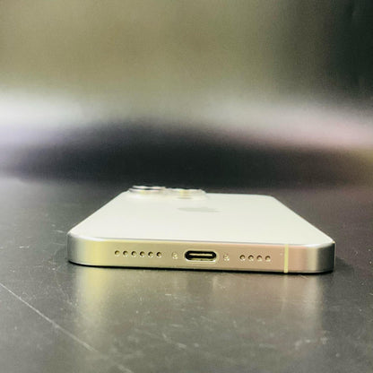 【全額返金保証】【最速発送】Apple iPhone iPhone 15 Pro Max 256GB ホワイトチタニウム docomo SIMフリー 白ロム 美品 動作確認済 88%