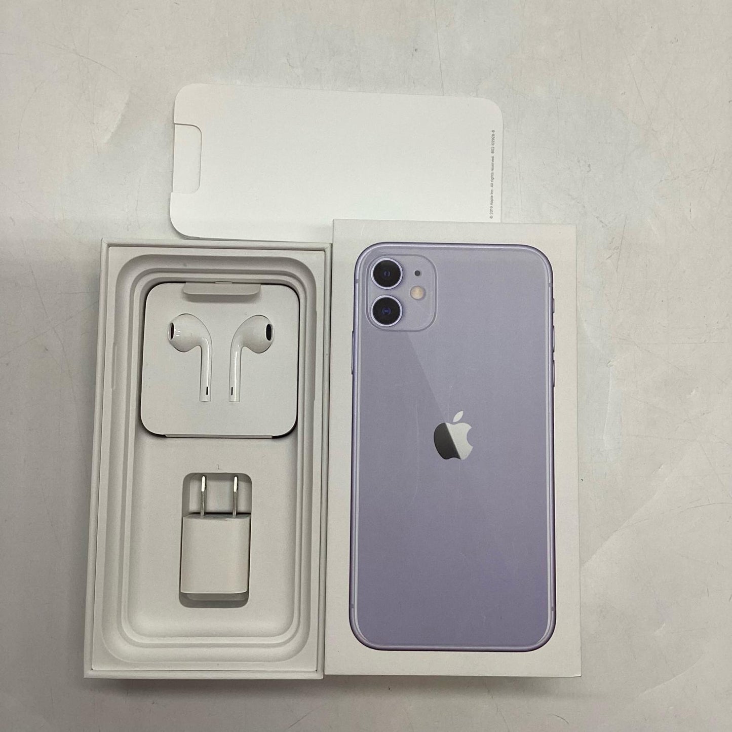 【全額返金保証】【最速発送】Apple iPhone iPhone 11 64GB パープル au 白ロム 美品 動作確認済 87%