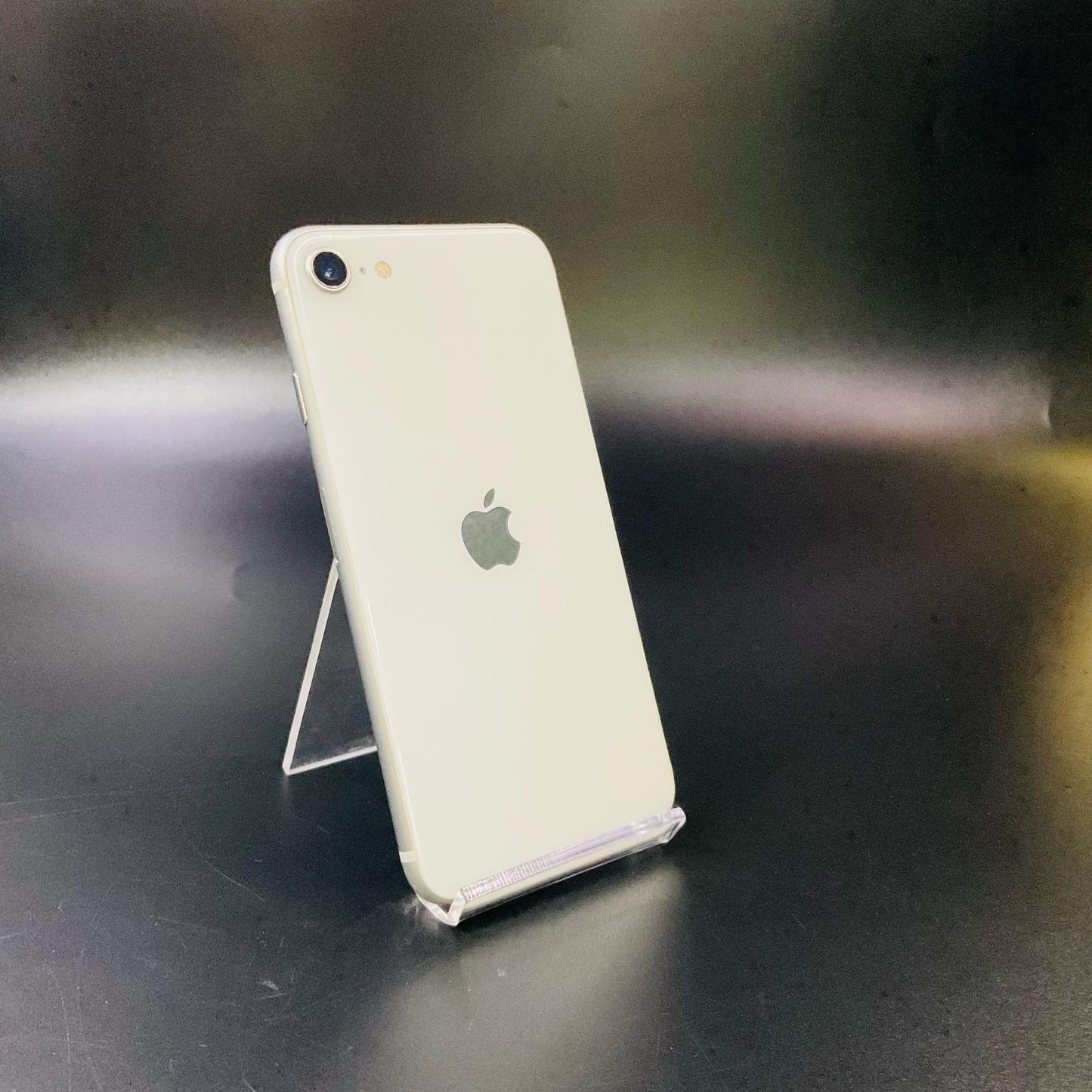 【全額返金保証】【最速発送】Apple iPhone iPhone SE（第2世代） 64GB ホワイト Softbank 白ロム 動作確認済 73%