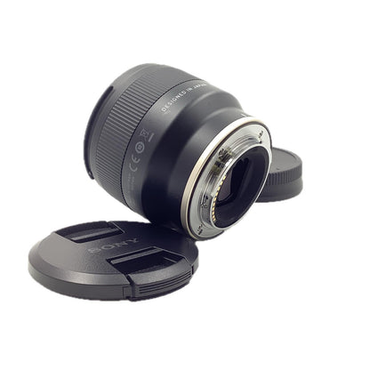 【全額返金保証】【最速発送】TAMRON 20mm F/2.8 Di III OSD M1：2 (Model F050) [SONY用] 美品 動作確認済