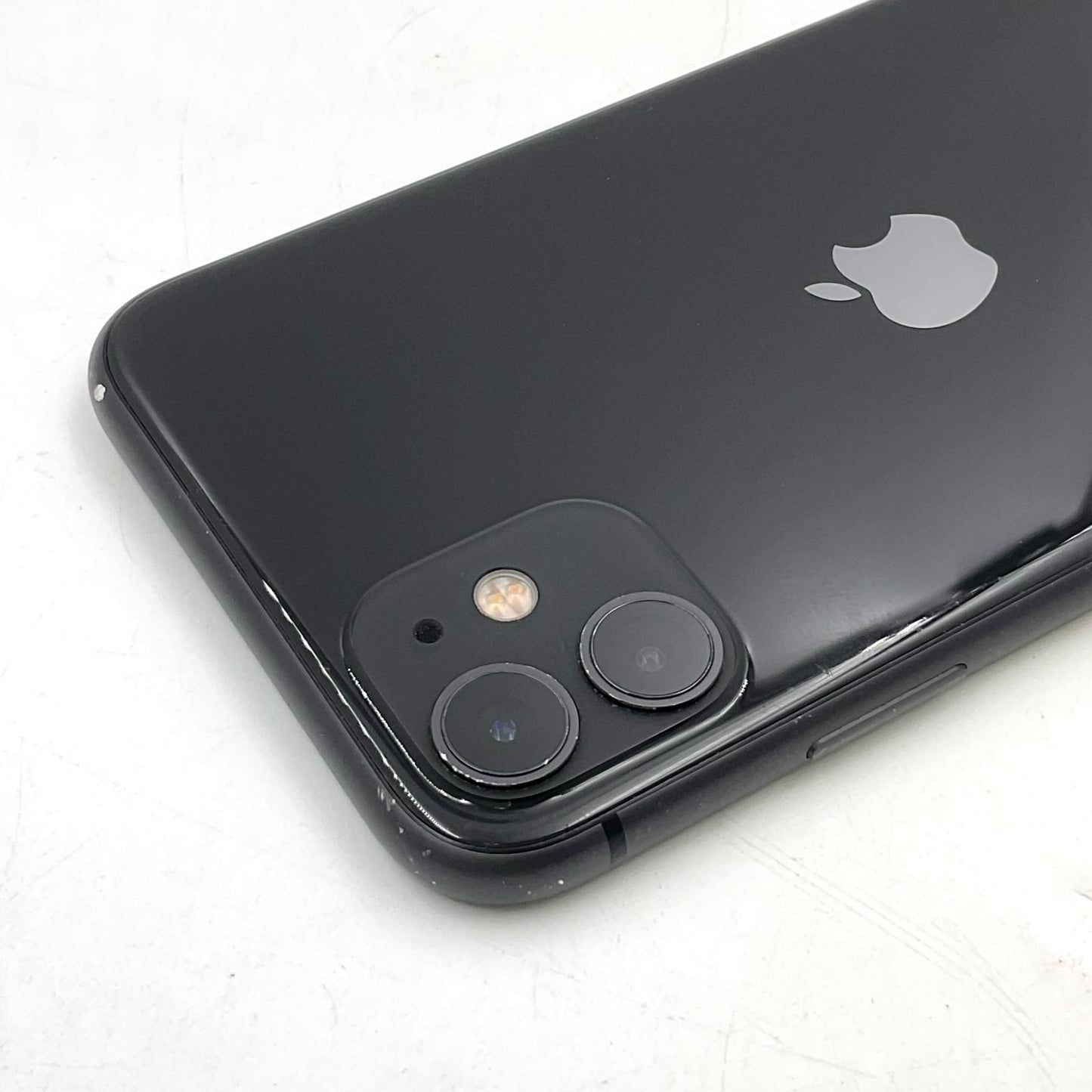【全額返金保証】【最速発送】Apple iPhone iPhone 11 128GB ブラック docomo 白ロム 動作確認済 60%