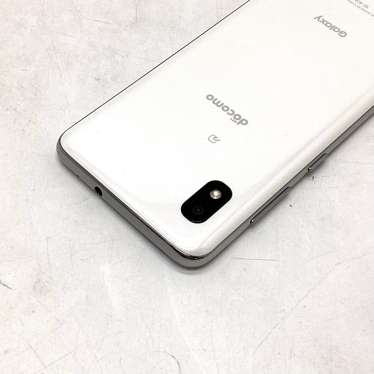 【全額返金保証】【最速発送】SAMSUNG Galaxy A21 64GB docomo SC-42A 白ロム 美品 動作確認済