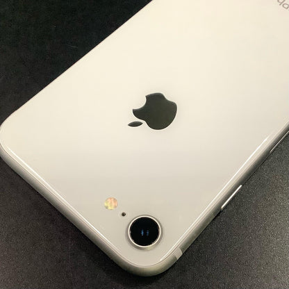 【最速発送】Apple iPhone iPhone 8 64GB シルバー docomo 白ロム【難有】 78%