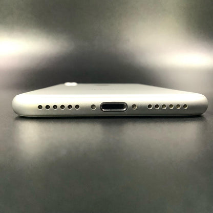 【最速発送】Apple iPhone iPhone 8 64GB シルバー docomo 白ロム【難有】 78%