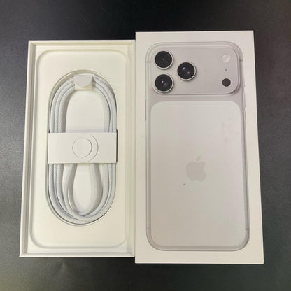【全額返金保証】【最速発送】Apple iPhone iPhone 17 Pro Max 256GB シルバー SIMフリー 白ロム 超美品 動作確認済 100%