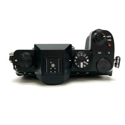 【全額返金保証】【最速発送】FUJIFILM デジタル一眼 X-S10 ボディ ブラック 美品 動作確認済