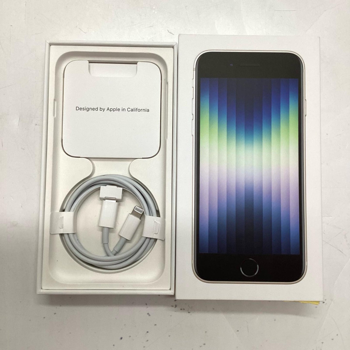 【全額返金保証】【最速発送】Apple iPhone iPhone SE（第3世代） 64GB スターライト Softbank 白ロム 動作確認済 74%
