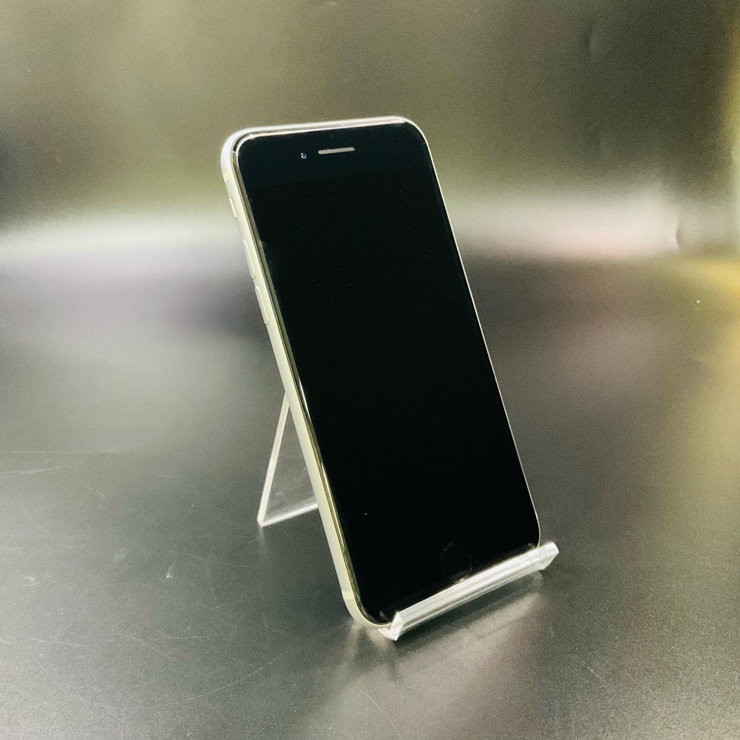【全額返金保証】【最速発送】Apple iPhone iPhone SE（第2世代） 64GB ホワイト docomo 白ロム 動作確認済 83%