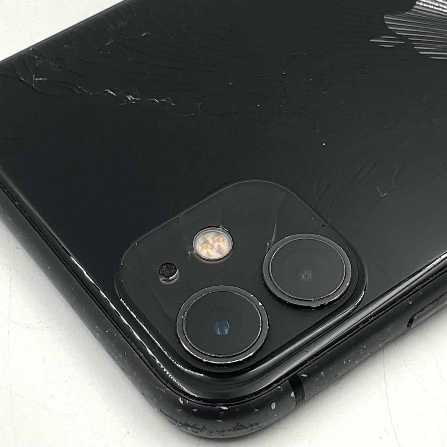 【最速発送】Apple iPhone iPhone 11 64GB ブラック Softbank SIMフリー 白ロム【難有】 74%