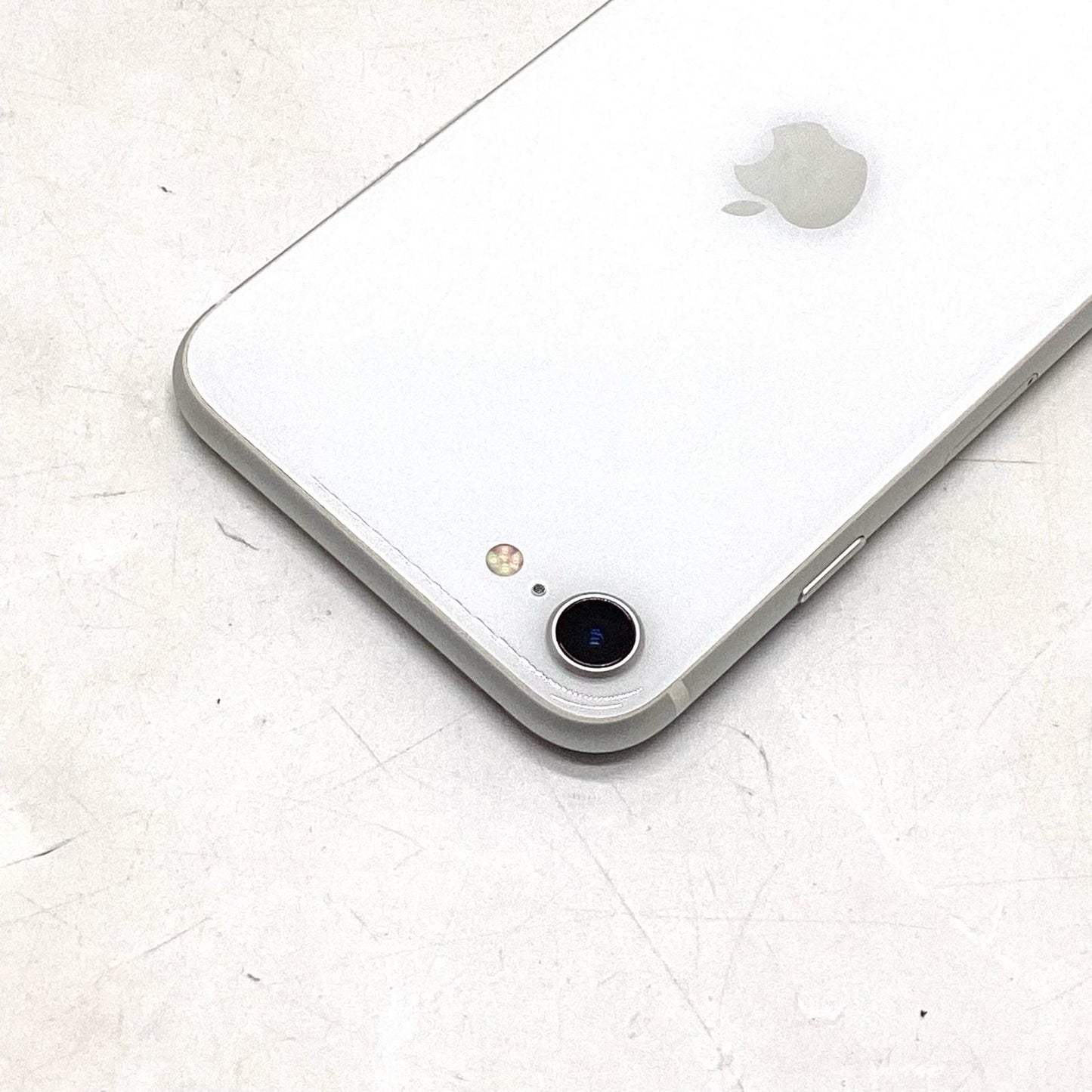 【全額返金保証】【最速発送】Apple iPhone iPhone SE（第2世代） 64GB ホワイト au 白ロム 動作確認済 100%
