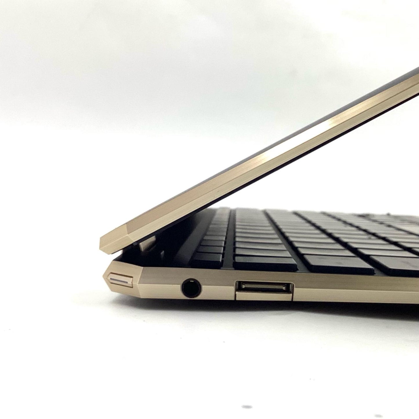 【全額返金保証】【最速発送】HP HP Spectre x360 13-AW0157TU intel core i7-1065G7 16GB M.2 SSD 512GB 85% 美品 動作確認済