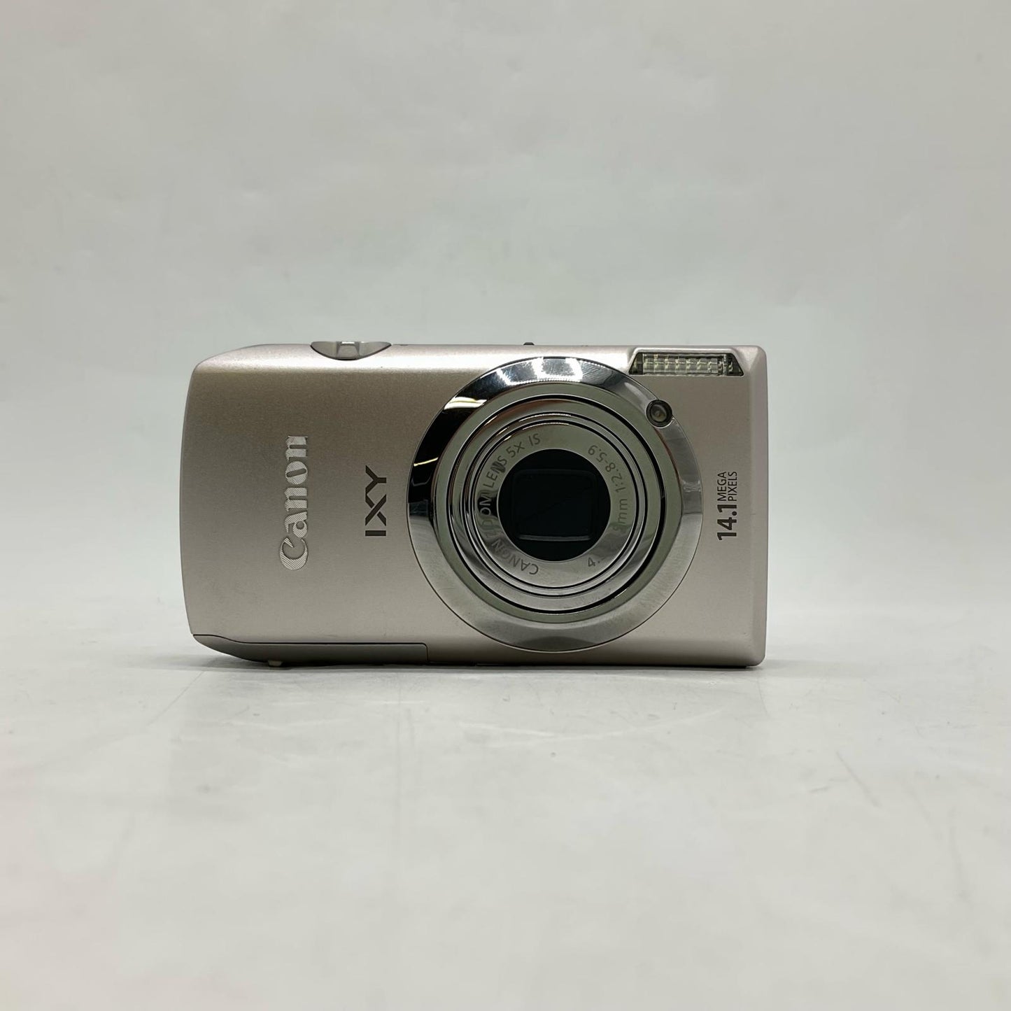 【全額返金保証】【最速発送】Canon コンパクトデジタルカメラ IXY 10S [シルバー] 美品 動作確認済
