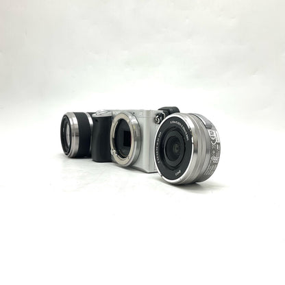 【全額返金保証】【最速発送】Sony デジタル一眼 α6400 ILCE-6400Y ダブルズームレンズキット [シルバー] 美品 動作確認済