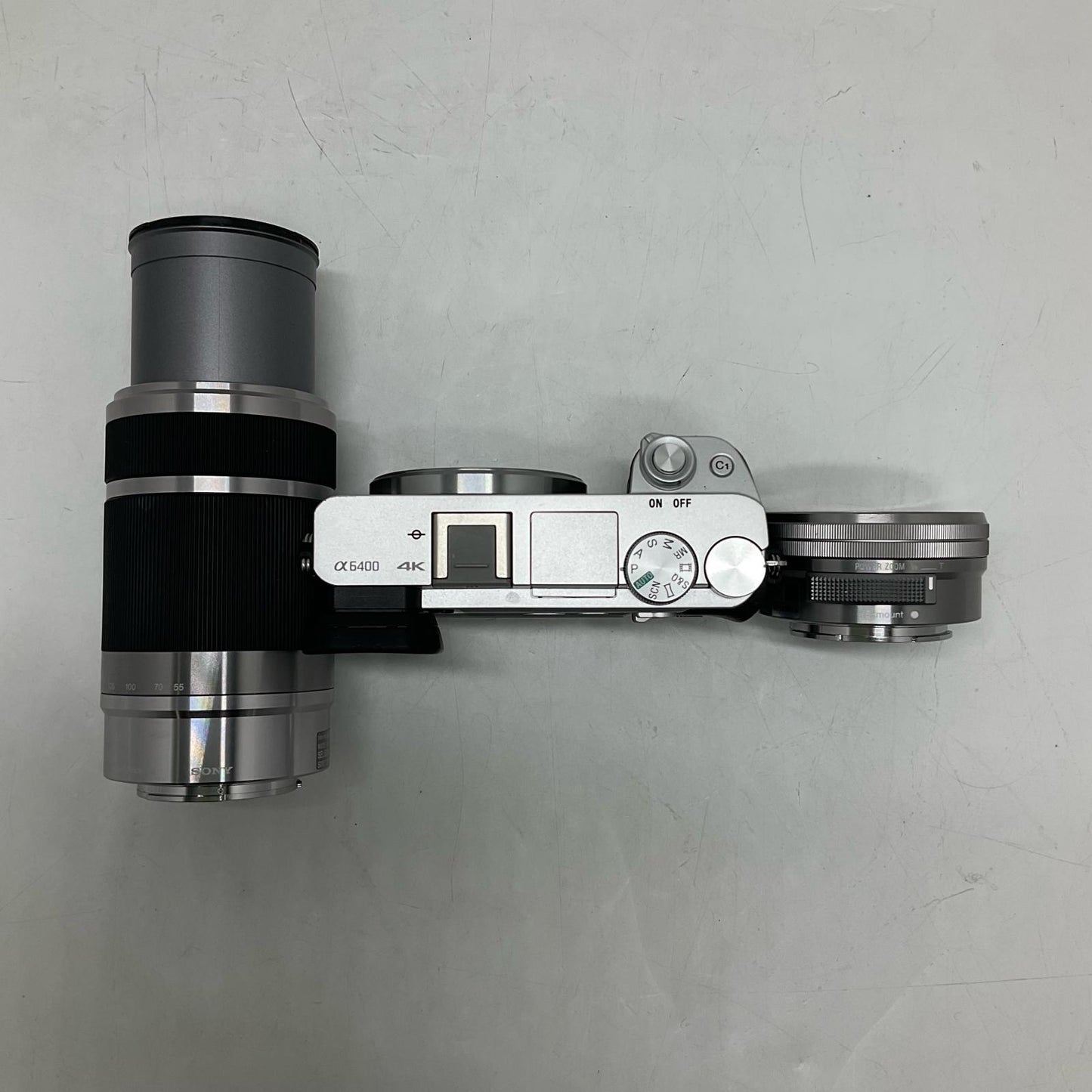 【全額返金保証】【最速発送】Sony デジタル一眼 α6400 ILCE-6400Y ダブルズームレンズキット [シルバー] 美品 動作確認済