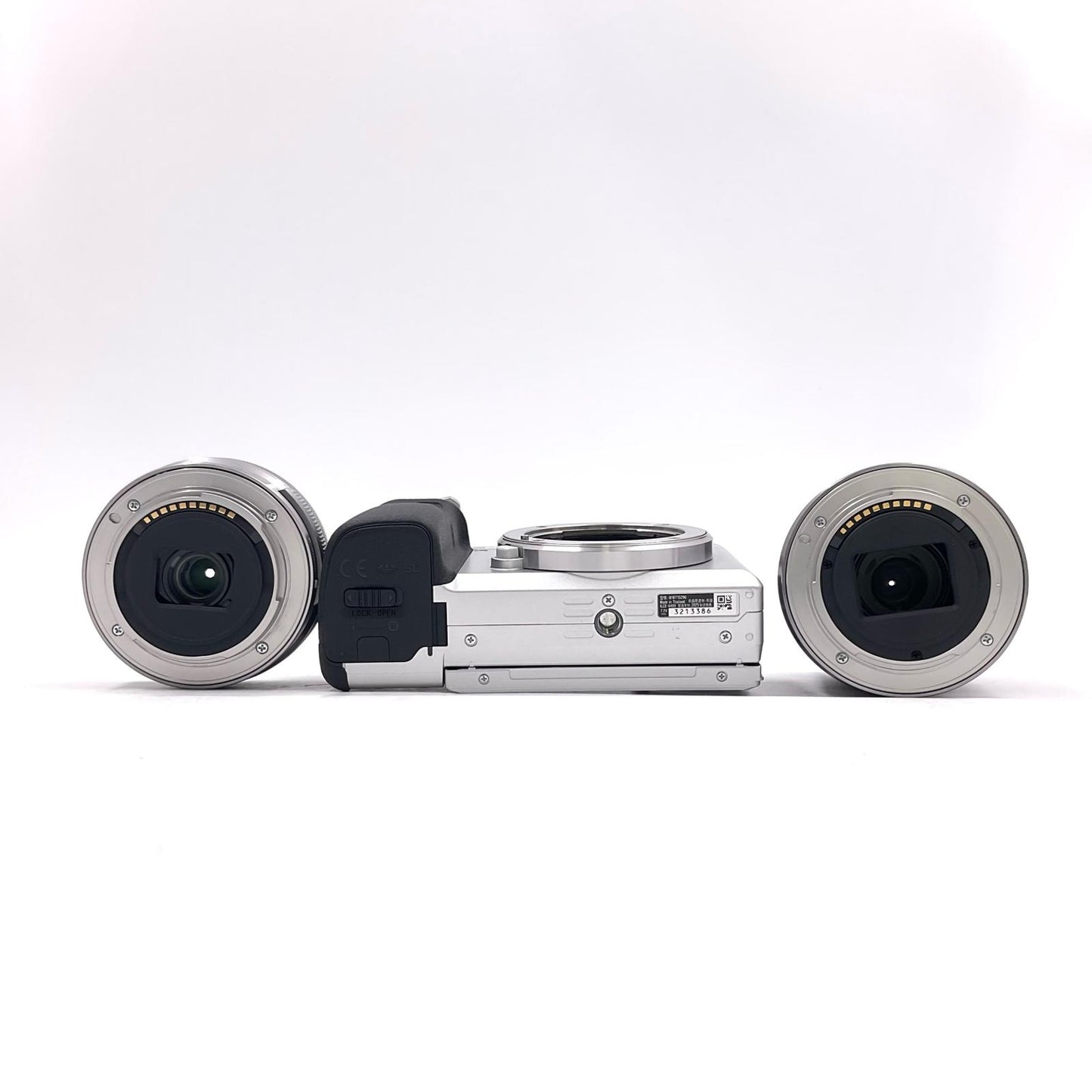 【全額返金保証】【最速発送】Sony デジタル一眼 α6400 ILCE-6400Y ダブルズームレンズキット [シルバー] 美品 動作確認済
