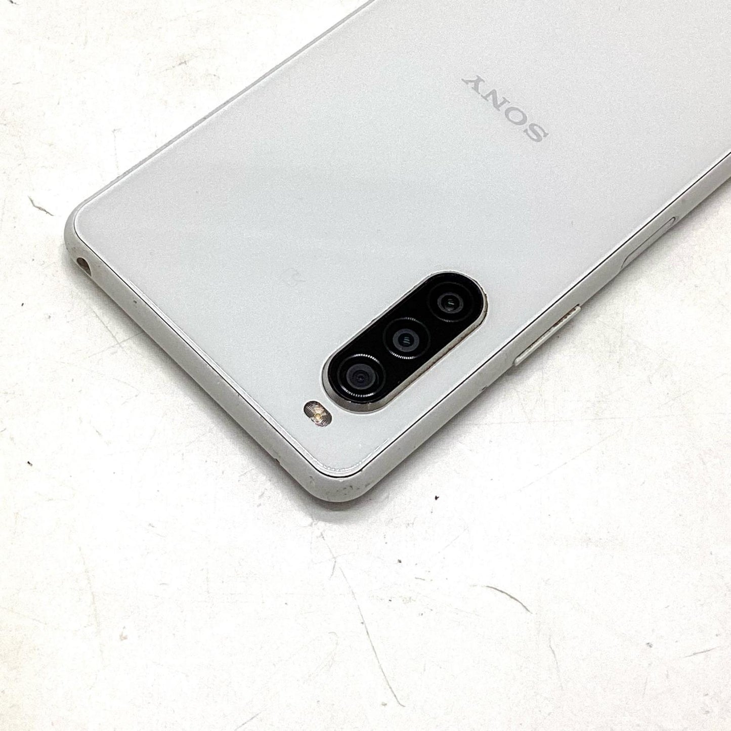 【全額返金保証】【最速発送】Sony Xperia 10　Ⅱ 64GB ホワイト docomo SO-41A 白ロム 美品 動作確認済